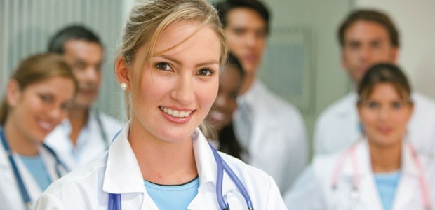 Ärztinnen sind selten Chefs In der Medizin sind Ärztinnen an der Spitze selten, obwohl zwei Drittel aller Erstsemester Frauen sind.