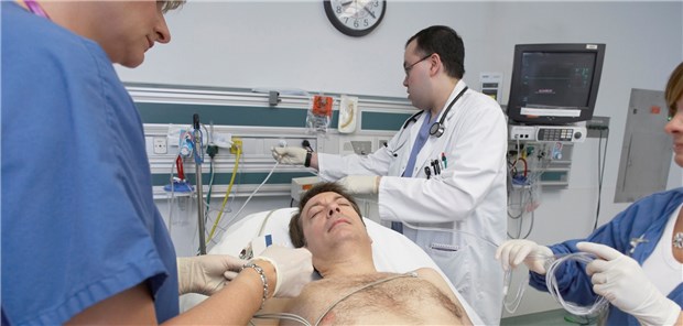 In der Notaufnahme ist bei Patienten mit Vorhofflimmern die sofortige Kardioversion gängige Praxis.