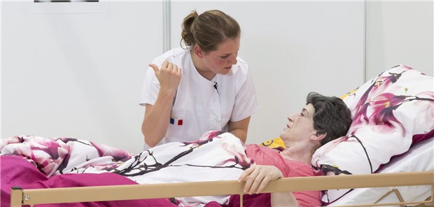 Stimmungstief in der Pflege In der Pflege bewegt sich viel, aber es dauert wohl noch, bis die Pflegekräfte die Verbesserungen auch spüren.