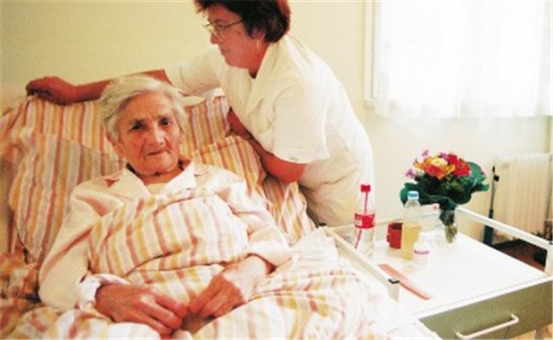 Auch das Pflegepersonal kommt in die Jahre Auch das Pflegepersonal kommt in die Jahre