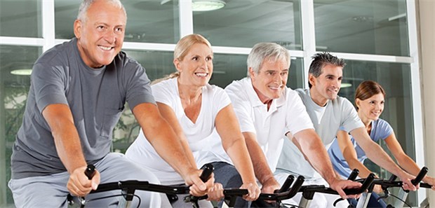 Sport tut den Kniegelenken gut – auch bei Multimorbidität In der Praxis sind 68 bis 85 Prozent der Arthrosepatienten multimorbide. Das sollte sie aber nicht von regelmäßiger Bewegung abhalten.