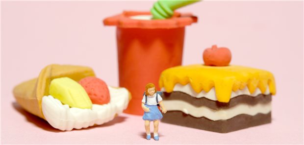 In der Schule könnten Kinder schon viel zum Beispiel über gesunde und ungesunde Ernährung lernen. Aber der Lehrermangel ist ähnlich groß wie der bei Ärzten. Wer soll sie also im gesundheitsbewussten Verhalten unterrichten?