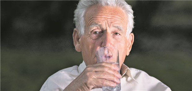 In der Studie erhielten Patienten Anweisungen, ihren Wasserkonsum um ein bis eineinhalb Liter täglich zu erhöhen.