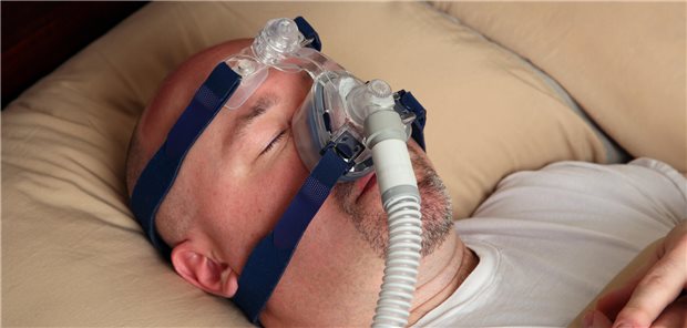 In der Studie mit "continuous positive airway pressure" (CPAP) sank der Apnoe-Hypopnoe-Index (AHI) unter der Einnahme von Tirzepatid von 46 um 29 und hatte sich damit mehr als halbiert, unter Placebo ging er von 53 um knapp 6 Ereignisse pro Stunde zurück.