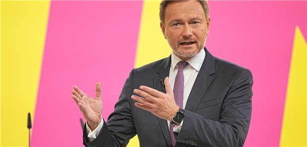 FDP stimmt Ampel-Vertrag zu „In diesem Koalitionsvertrag sind viele Projekte und Anliegen der Freien Demokraten enthalten“, warb Christian Lindner, Parteivorsitzender der FDP, am Sonntag auf dem Parteitag.