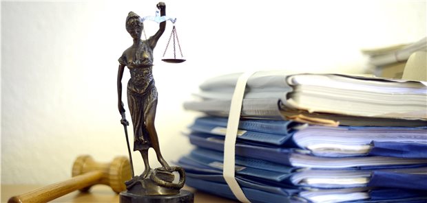 In einem Eilverfahren hat das LSG Niedersachsen-Bremen die Klage einer Brustkrebspatientin abgewiesen, die eine jährliche MRT-Nachsorge von ihrer Krankenkasse gezahlt haben wollte.