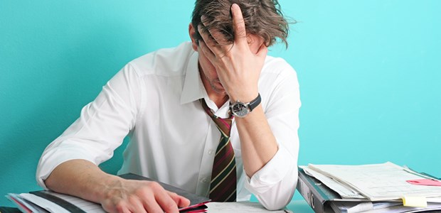 Müdigkeit kann teuer werden In einer Studie waren 7 Prozent aller Unfälle und Fehler am Arbeitsplatz durch Schlafmangel verursacht.