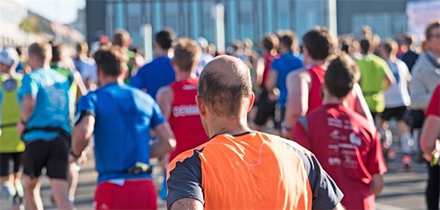 Untrainierte Läufer gefährden ihre Niere In einer US-Studie sind bei vier von fünf Läufern nach dem Hartford Marathon Anzeichen für akutes Nierenversagen diagnostiziert worden.