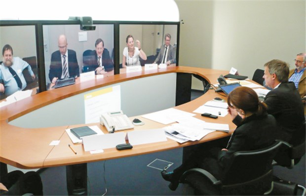 Patientenversorgung per Videokonferenz In einer Videokonferenz wurde das neue Projekt namens Alster vorgestellt.