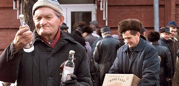 Im Osten krankt's In einigen osteuropäischen Ländern senkt der bedenklich hohe Alkoholkonsum die Lebenserwartung vor allem von Männern erheblich.