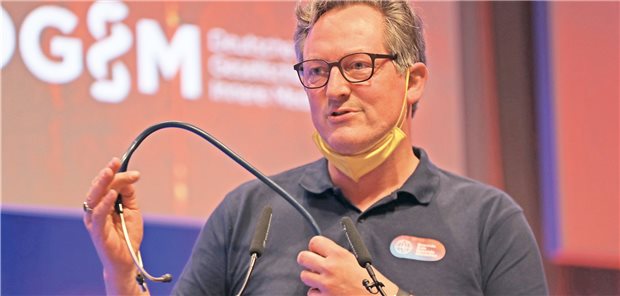 In großer Sorge um das Klima: Arzt, Moderator und Entertainer Eckart von Hirschhausen bei der Eröffnungsveranstaltung des DGIM-Kongresses.