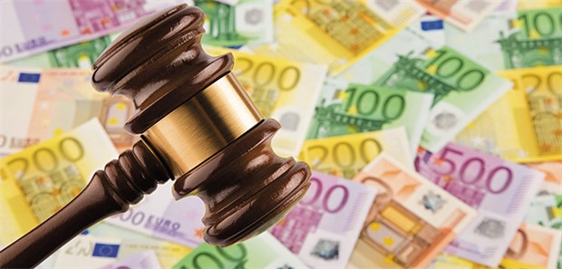 Darf ein Regress sofort fällig werden? In mancher KV ergehen Prüfbescheide gleichzeitig mit dem Honorarbescheid - mit dem Ergebnis, dass die Kürzungssumme direkt verrechnet wird.