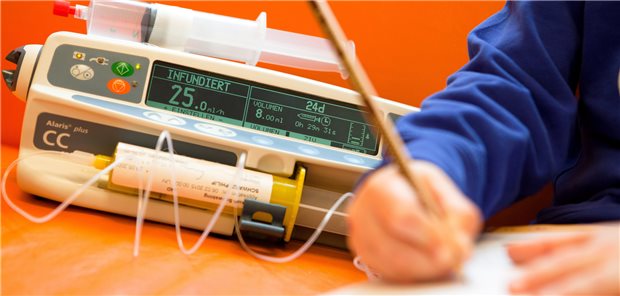 In puncto Krebstherapien bei Kindern herrscht noch großer Forschungsbedarf, der auch entsprechend finanziert sein will.
