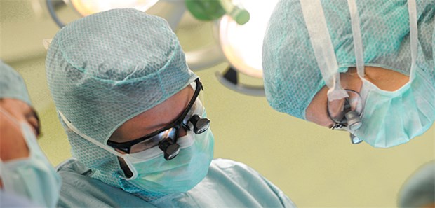 Kontra Gelegenheitschirurgie – AOK fordert mehr Zentren In spezialisierten Kliniken sterben deutlich weniger Patienten bei Lungenresektionen.