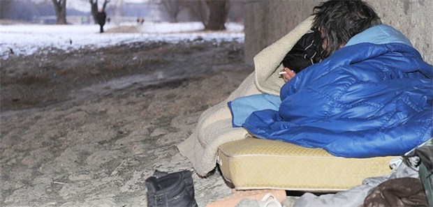 Eisige Temperaturen – schon vier Kältetote In vielen Städten sind Möglichkeiten für Obdachlose, sich tagsüber im Warmen aufzuhalten, rar.