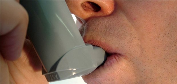 Inhalative Therapie bei COPD: Je höher die Zahl der Eosinophilen, desto größer ist das Exazerbationsrisiko und desto eher sprechen die Patienten auf inhalierbare Kortikosteroide an.