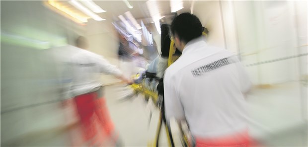 Ist die Notfallversorgung top oder ein Flop? Innerhalb von 15 Minuten erreichen die Rettungsfahrzeuge laut einer Analyse der Notfallversorgungsstrukturen von den Rettungswachen in Brandenburg knapp 97 Prozent der Einwohner.