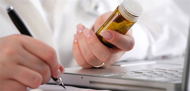 Innovationen auf Rezept: Hausärzte verordnen im Vergleich mit ihren fachärztlichen Kollegen häufig neue Wirkstoffe.