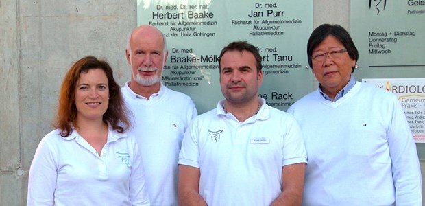Innovative Ideen nehmen Hürden Innovatives Ärzteteam: Dr. Nicole Baake-Möller, Dr. Herbert Baake, Dr. Jan Purr und Dr. Robert Tanu.