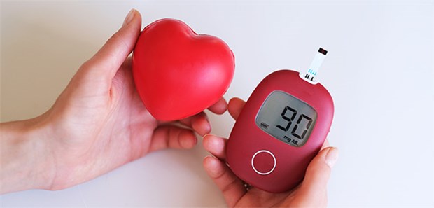 Unbemerkter Herzinfarkt bei vielen Diabetikern Insgesamt fanden die Ärzte bei 19 Prozent aller Patienten Infarktnarben in der Bildgebung; 28 Prozent der Typ-1- und 13 Prozent der Typ-2-Diabetiker wiesen Zeichen eines unerkannten Herzinfarktes auf.