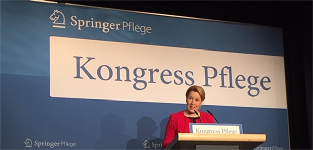 100 Maßnahmen für bessere Pflege-Ausbildung Insgesamt seien 100 Maßnahmen festgelegt worden, wie die Ausbildung besser aufgestellt werden könne. kündigte Familienministerin Franziska Giffey, zuständig für die Pflegeausbildung, bei der Eröffnung des Kongress Pflege 2019 an.