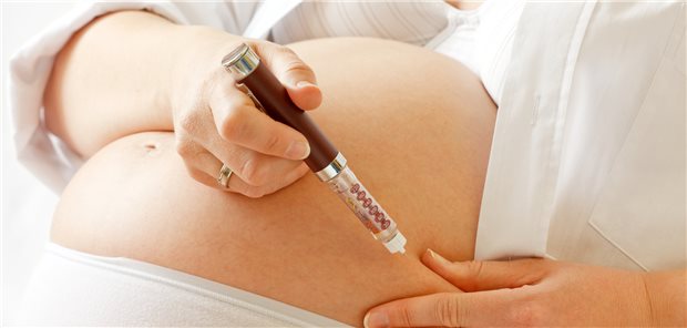 Insulin-Injektion: Die Dosis ist anzupassen, denn Schwangerschaftshormone können die Wirkung von Insulin antagonisieren!