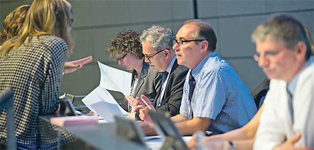 Neue Strukturen nur mit finanzieller Förderung Intensive Diskussion in der Arbeitssitzung zum Thema Weiterbildung auf dem Ärztetag in Frankfurt.