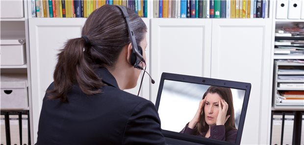 Mit Onlinetherapien gegen depressive Störungen Interaktive Audio- oder Videosprechstunden – das können sich viele Psychotherapeuten laut einer Online-Umfrage vorstellen.