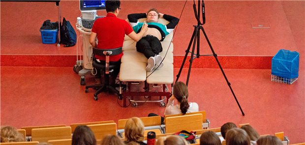 Interaktive Sonografie-Vorlesung in Hannover: Wie muss das Medizinstudium der Zukunft aussehen?