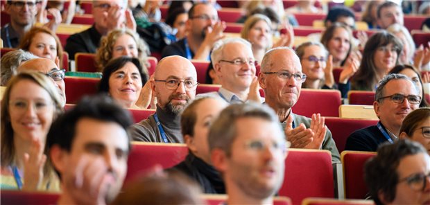 Blick auf die Zuhörerinnen und Zuhörer.
