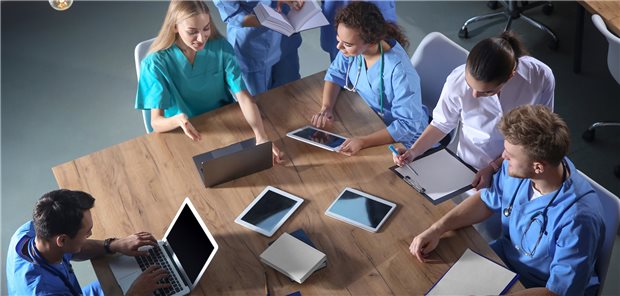 Medizinstudierende und Pflege-Azubis lernen Umgang mit Schwerstkranken Interprofessionell Lernen – neues Lehrangebot in Aachen. (Symbolbild)