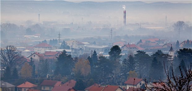 Schon gering erhöhte Luftschadstoffe steigern Infarktrisiken Inversionswetterlage: In unteren Luftschichten akkumulieren sich Schadstoffe tagelang.
