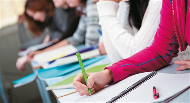 "Allgemeinmedizin? Das gilt eher als uncool!" Ist das Medizinstudium zu theorielastig? Viele Studenten sehen das so.