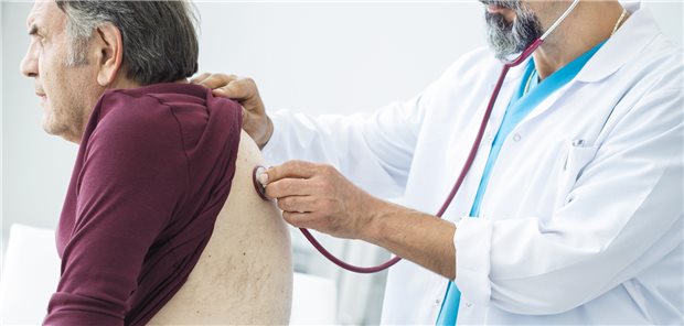 Ist die Lunge frei? Diabetiker haben ein hohes Risiko für schwere Pneumonie-Verläufe (Symbolbild).