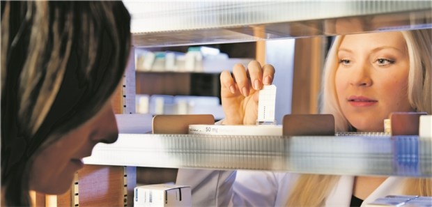 Neue EU-Vorgaben wirken nicht nur positiv Ist die Packung unversehrt? Apotheker müssen künftig auf die Fälschungssicherungsmerkmale achten.