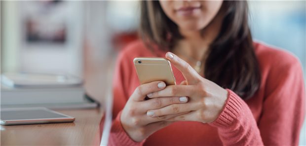 Ist die verordnete DiGA wirklich für eine Patientin oder einen Patienten geeignet? Darüber entscheidet nicht nur die gestellte Diagnose. (Motiv mit Fotomodell)