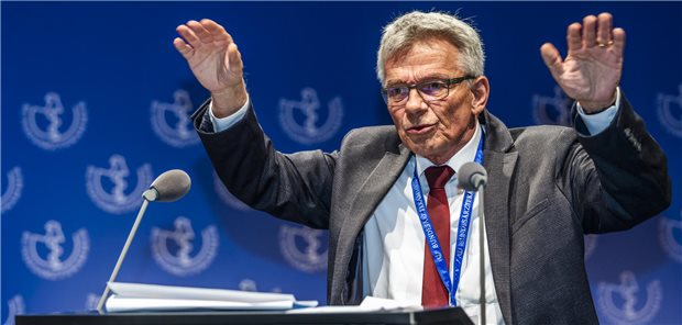 Rettung für die NVL womöglich beim Innovationsfonds Ist er der Retter für die NVL? G-BA-Chef Professor Josef Hecken am Mittwoch (8. Mai) beim 128. Deutschen Ärztetag.