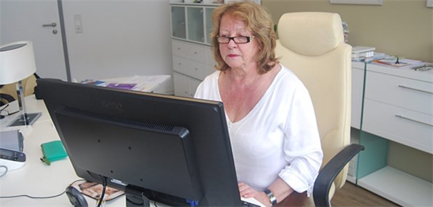 'Mit Methadon ins Altersheim' Ist seit 23 Jahren niedergelassen: Elisabeth Wiesner von Jagwitz behandelt in Frankfurt Suchtkranke.