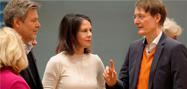 Wirtschaftsminister Robert Habeck, Außenministerin Annalena Baerbock und Bundesgesundheitsminister Professor Karl Lauterbach.