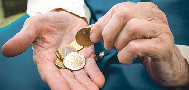 Armut macht krank, Krankheit macht arm Jeden Cent zweimal umdrehen: Wer arm ist, lebt oft ungesünder.
