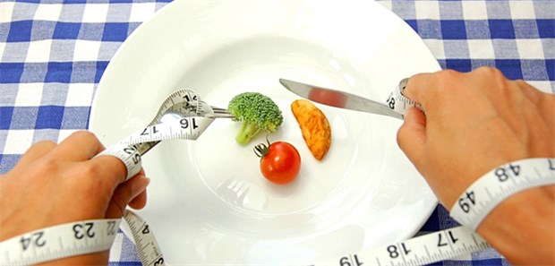 Ist Teilzeit-Diät die bessere Diät? Jeden zweiten Tag Mahlzeit auf Sparflamme, dafür aber anderntags nach Gusto zulangen.