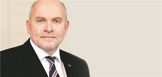 Sektorengrenzen – vor allem Gegenstand von Gedankenspielen Jeder Sektor hat eigene Interessen, oft auch die von Kapitalgebern und weniger die von Ärzten: Dietrich Monstadt, CDU-Bundestagsabgeordneter.