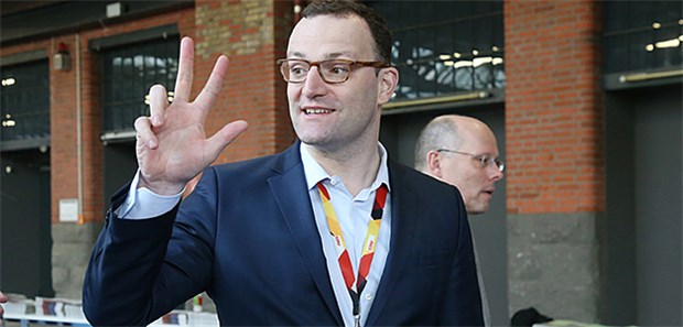 Spahn steht vor der Mammutaufgabe Pflege Jens Spahn (CDU) kommt zum 30. Parteitag der Christlich Demokratischen Union Deutschlands (CDU).
