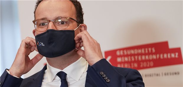 Selbstverwaltung soll Kriterien für Corona-Schwerpunktpraxen festlegen Jens Spahn bei der Gesundheitsministerkonferenz: Der Bundesgesundheitsminister forderte die Länderminister auf, 2021 den Fixkostendegressionsabschlag in Krankenhäusern auszusetzen.