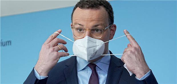 Ohne Corona-Impfung gibt‘s bei Quarantäne kein Geld Jens Spahn bei einem Pressestatement nach den Beratungen über ein einheitliches Vorgehen bei Verdienstausfall-Entschädigungen wegen Quarantäne im Rahmen der Corona-Pandemie.
