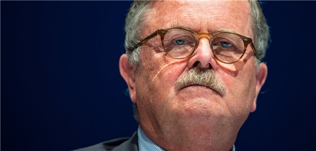 Montgomery warnt vor übereilten Corona-Lockerungen „Jetzt die Einschränkungen unserer Kontakte einfach fallen zu lassen und „alles zu öffnen“ wäre brandgefährlich“, mahnt der Ratsvorsitzende des Weltärztebundes, Professor Frank Ulrich Montgomery.