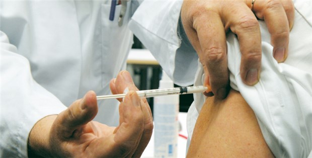 Jetzt geht’s los: In vielen Ländern startet die Impfkampagne gegen Schweinegrippe mit der Impfung der im Gesundheitswesen Beschäftigten.