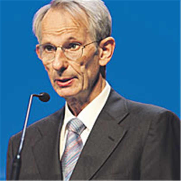 Harmonie zu Hoppes Abschied Jörg-D. Hoppe ließ in seiner Rede zwölf Jahre Amtszeit Revue passieren.