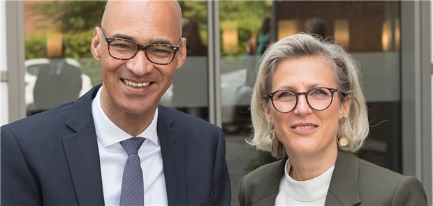 John Afful und Caroline Roos, Vorstandsduo der KV Hamburg.