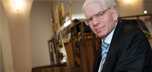Zentralratspräsident Schuster tut sich mit Suizidbeihilfe schwer Josef Schuster, Präsident des Zentralrates der Juden in Deutschland, sieht den Suizid im Judentum aus religiöser Perspektive problematisch.